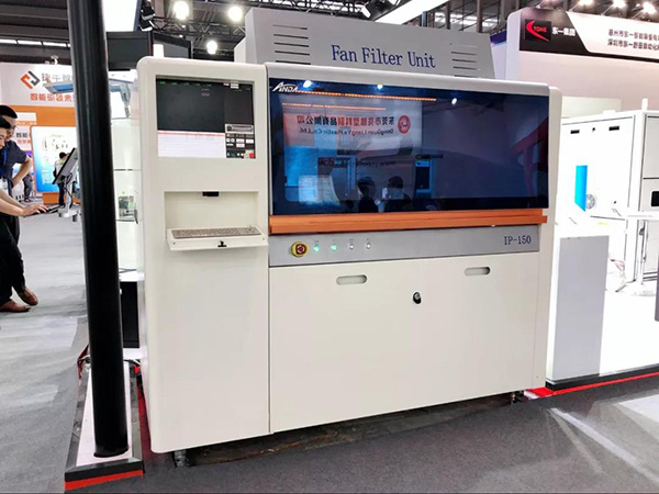 实时报道】聚焦ag贵宾厅｜3D曲面玻璃展