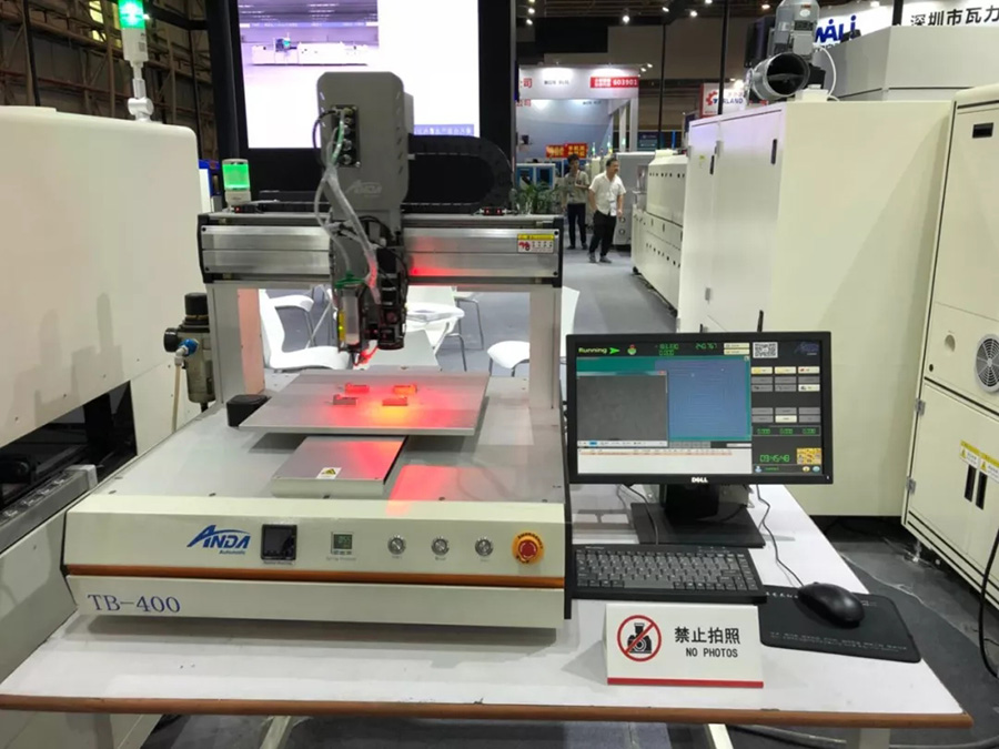 ag贵宾厅坚持自主创新，多部设备首次公开亮相 | 电子制造自动化展报道