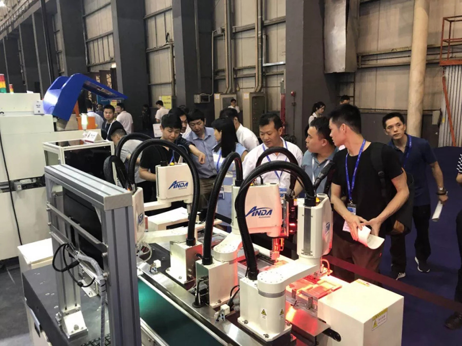 ag贵宾厅坚持自主创新，多部设备首次公开亮相 | 电子制造自动化展报道